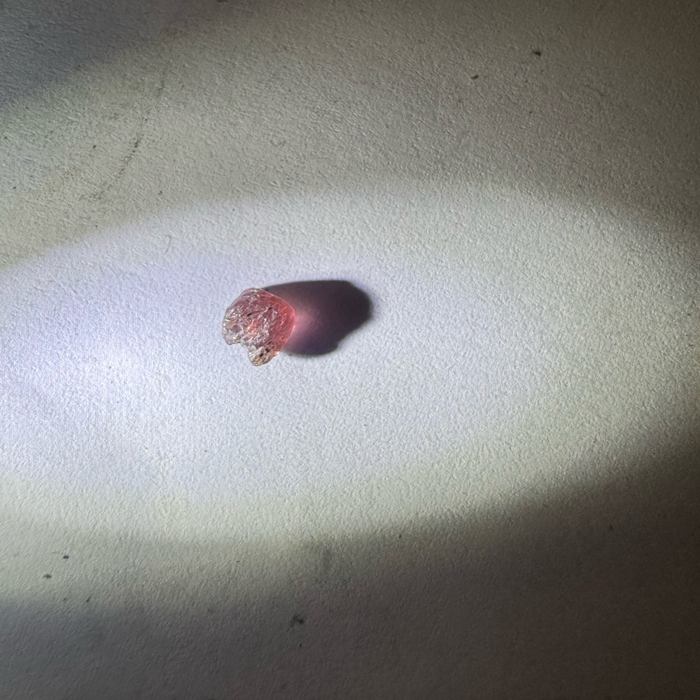 R005 - 1 Small pink/red rough sapphire crystal